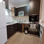 Spacious With Large Private Garden In Mar