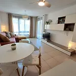 Daire Spacious With Large Private Garden In Mar