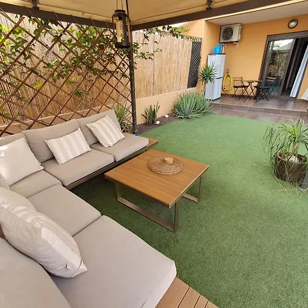Daire Spacious With Large Private Garden In Mar