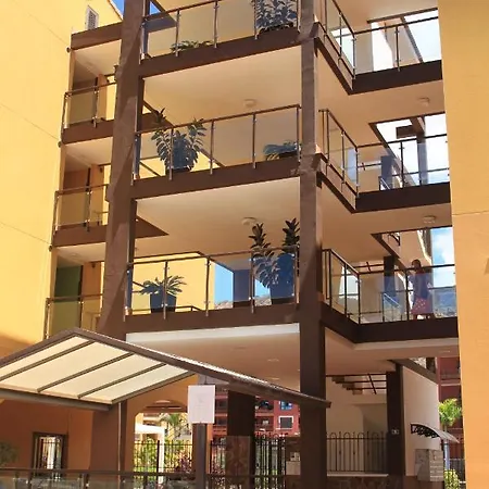 Spacious With Large Private Garden In Mar 滨海帕尔姆