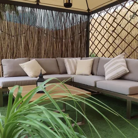 Spacious With Large Private Garden In Mar *